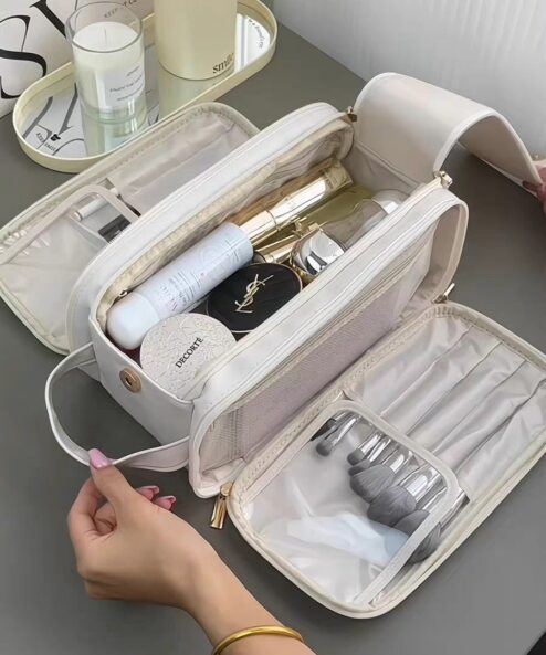 many compartments cosmetic bag FLOWADO