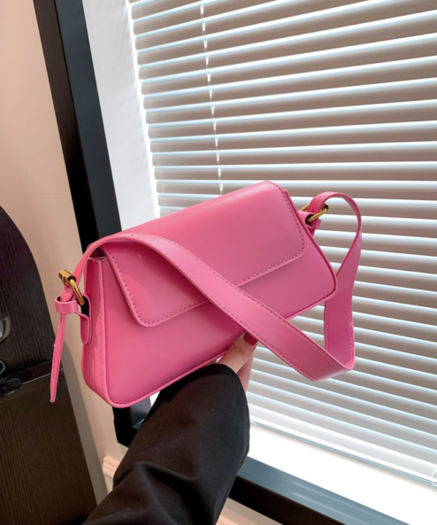 pink bag showing FLOWADO